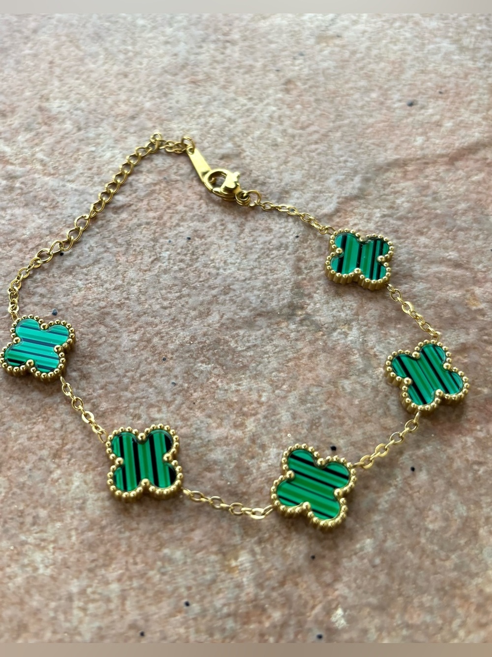 Fashion Jewelry Gold-Plated Bracelet with Green Clover Motifs